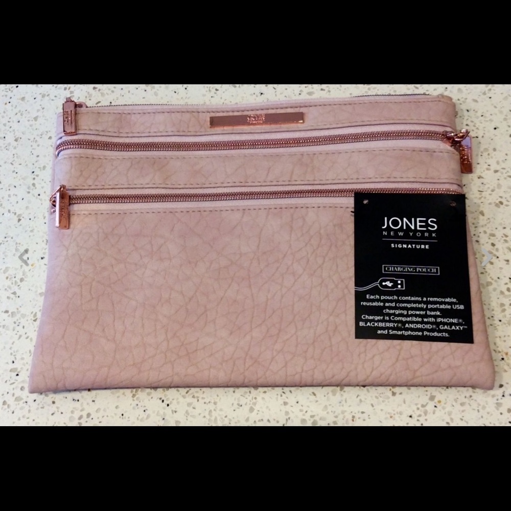 Jones New York Signature Cell Charging Bag -BLUSH